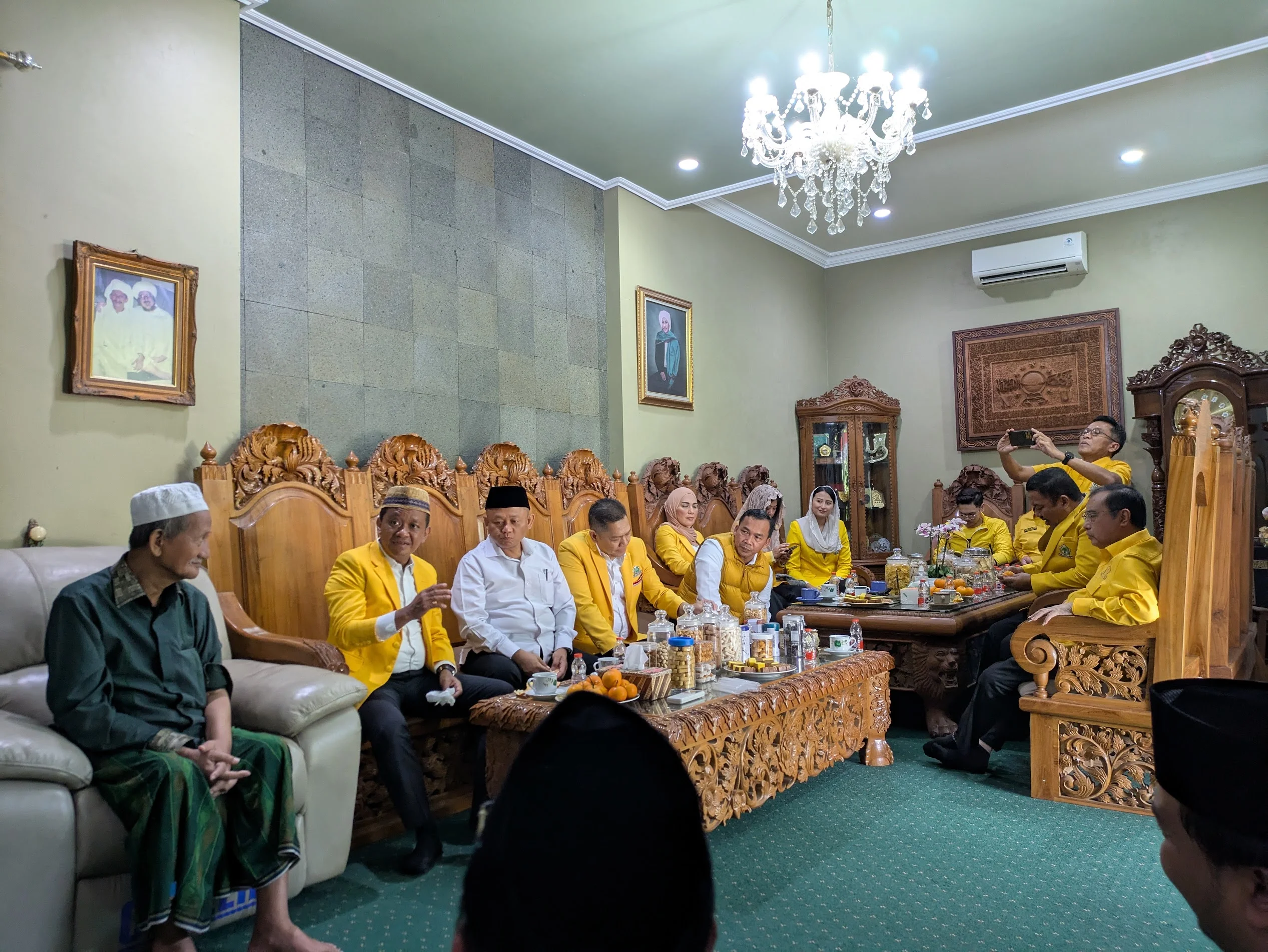 Foto Kunjungan Menteri ESDM Bahlil Lahadalia berlokasi di VVIP Guest - Dokumentasi Progresif TV Bumi Shalawat