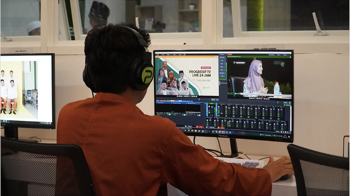 Foto Live 24 Jam Progresif TV berlokasi di Studio - Dokumentasi Progresif TV Bumi Shalawat